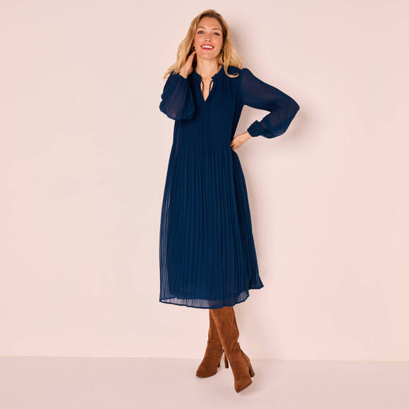 Robe unie mi longue, voile plissé (bleu nuit) Robe unie mi longue, voile plissé (bleu nuit)